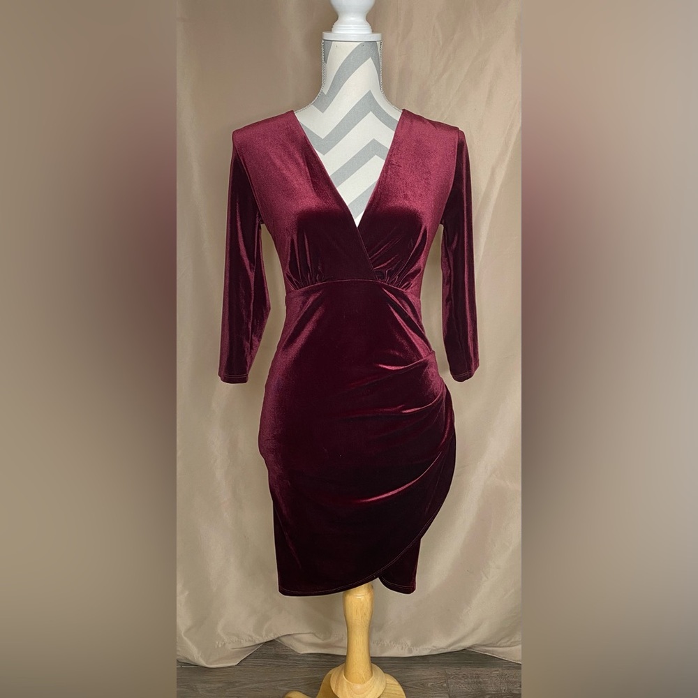Lulus Small Burgundy Velvet Bodycon Dress